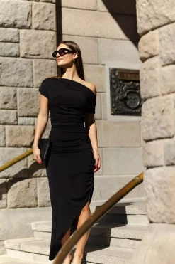 Columbine Dress Black^VIVEH Fashion