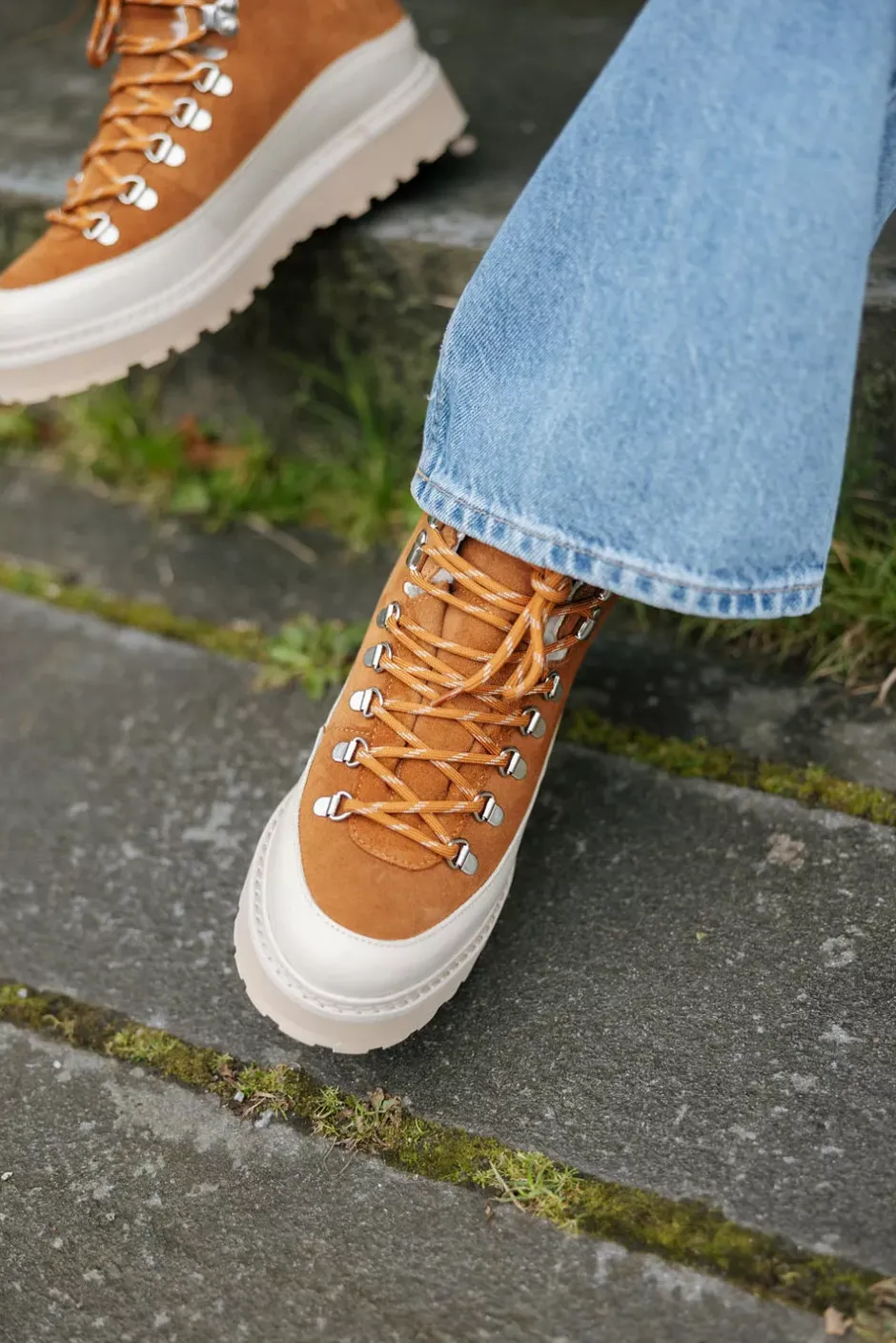 Core Cap Suede Cognac Cream^MONO Sale