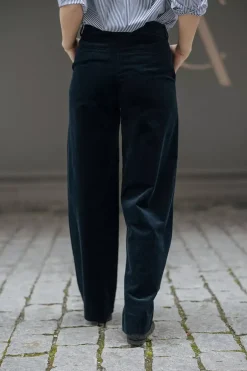 DenaFV 837 Dark Blue Corduroy^FIVE UNITS New