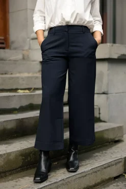 DenaFV Crop 285 Navy^FIVE UNITS Outlet