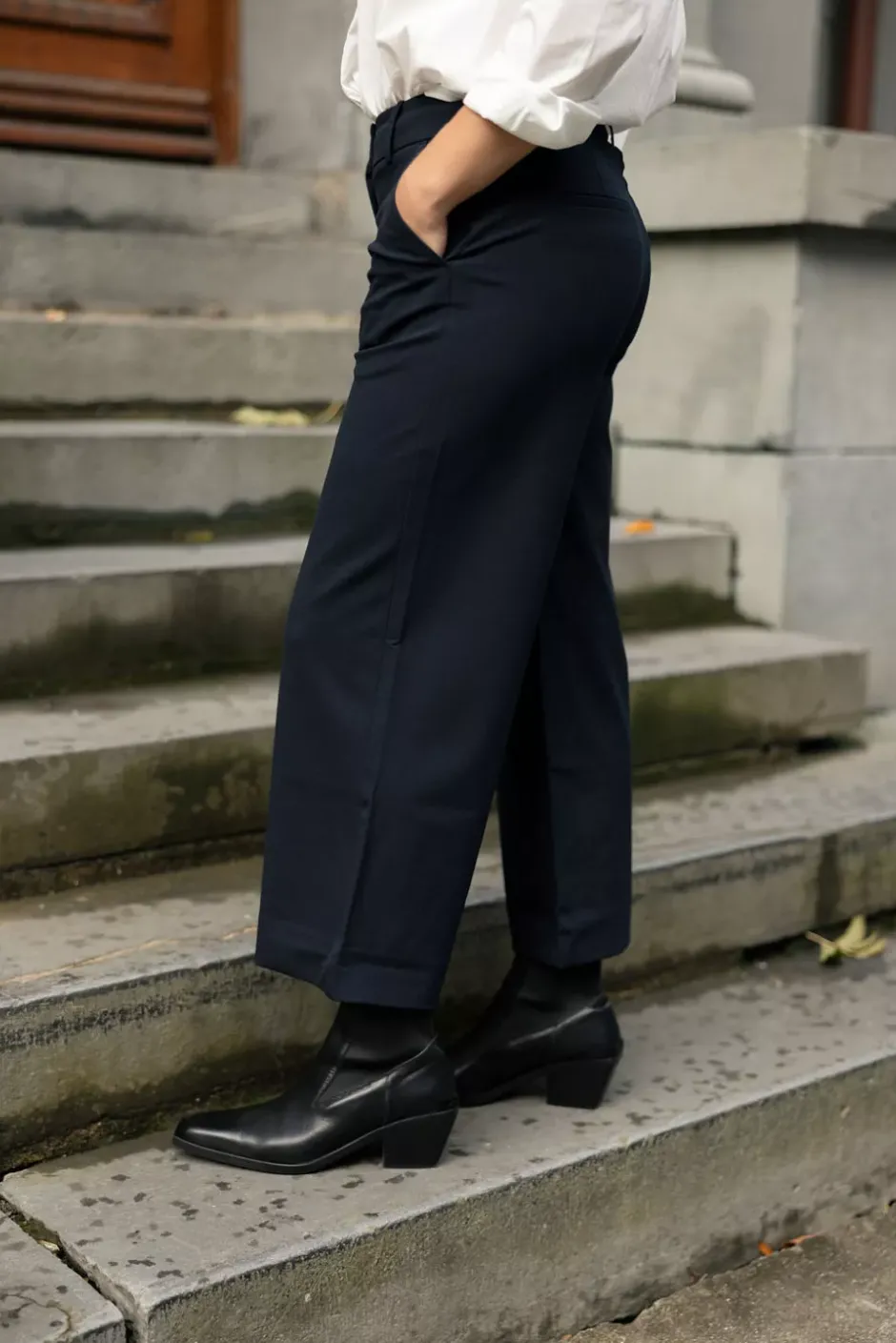 DenaFV Crop 285 Navy^FIVE UNITS Outlet