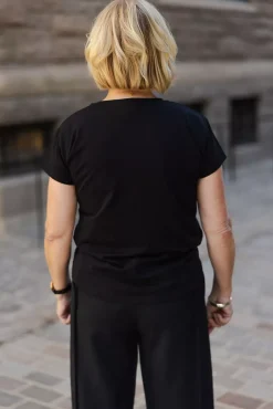 Emilie Base Tee Black^CARMA COLLECTION Fashion