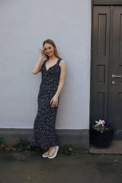 Gina Bloom Dress Black^PIA TJELTA Fashion