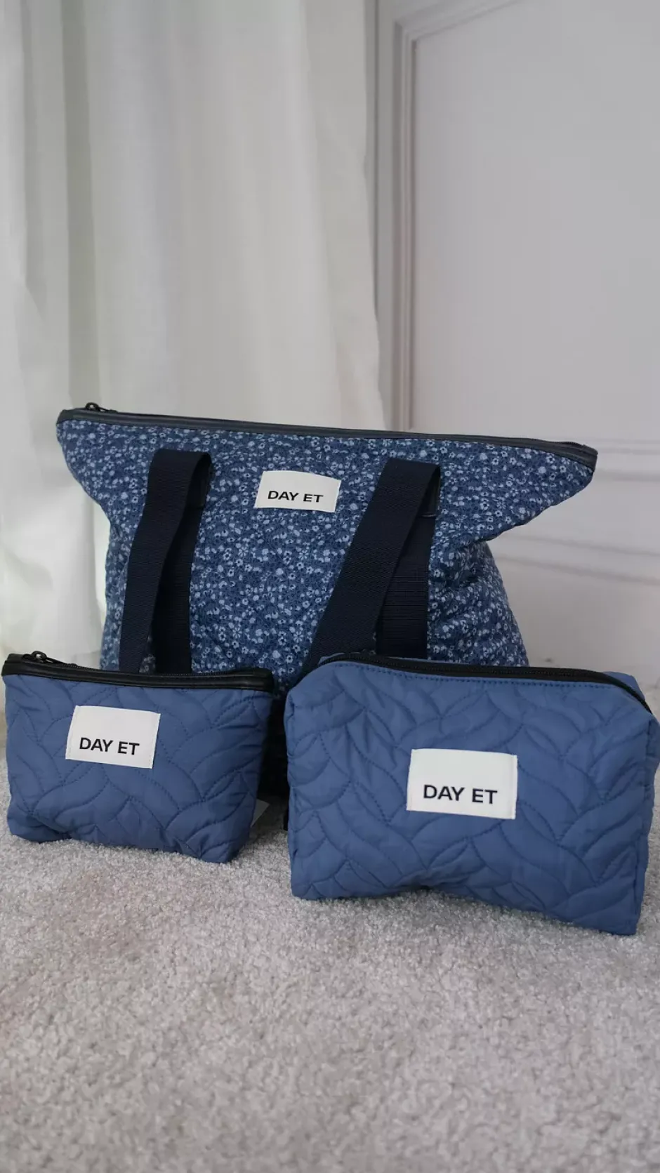 Gweneth Re-Q Lush Washbag Small Bijou Blue^DAY ET Fashion