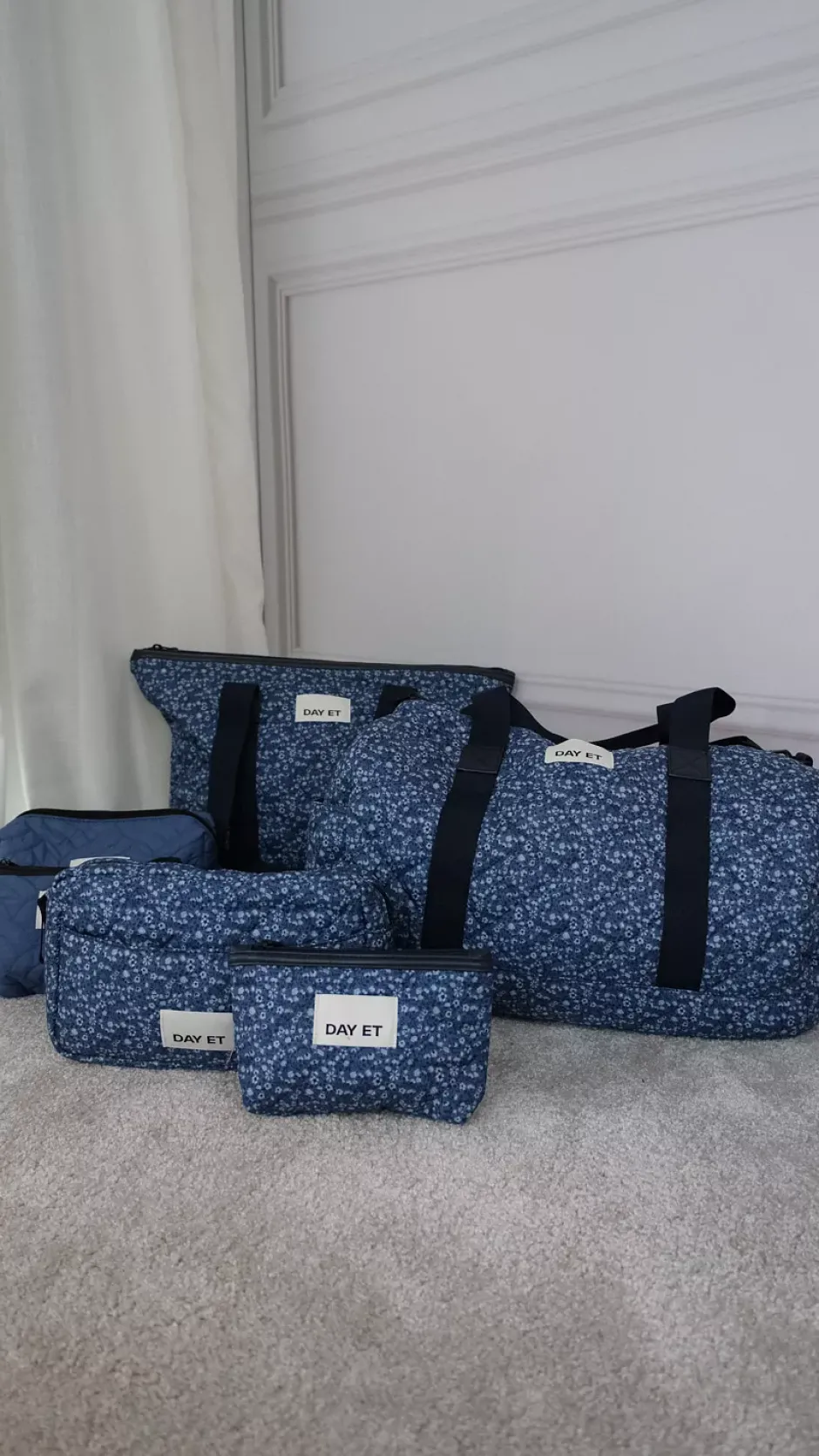 Gweneth Re-Q Lush Washbag Small Bijou Blue^DAY ET Fashion