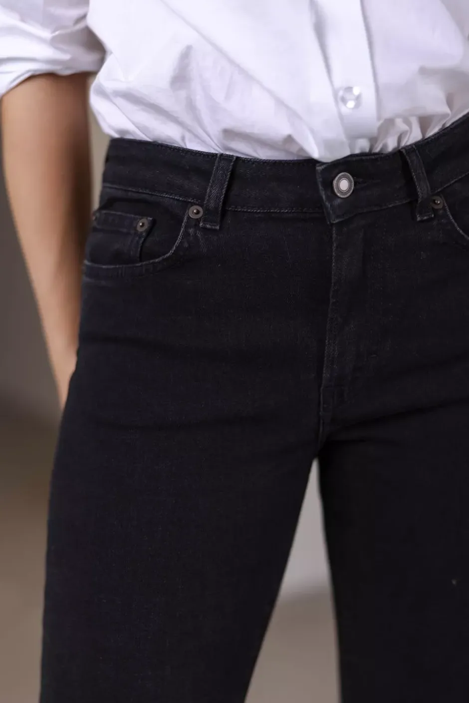 Hydra Jeans Black 2 Weeks^JEANERICA New