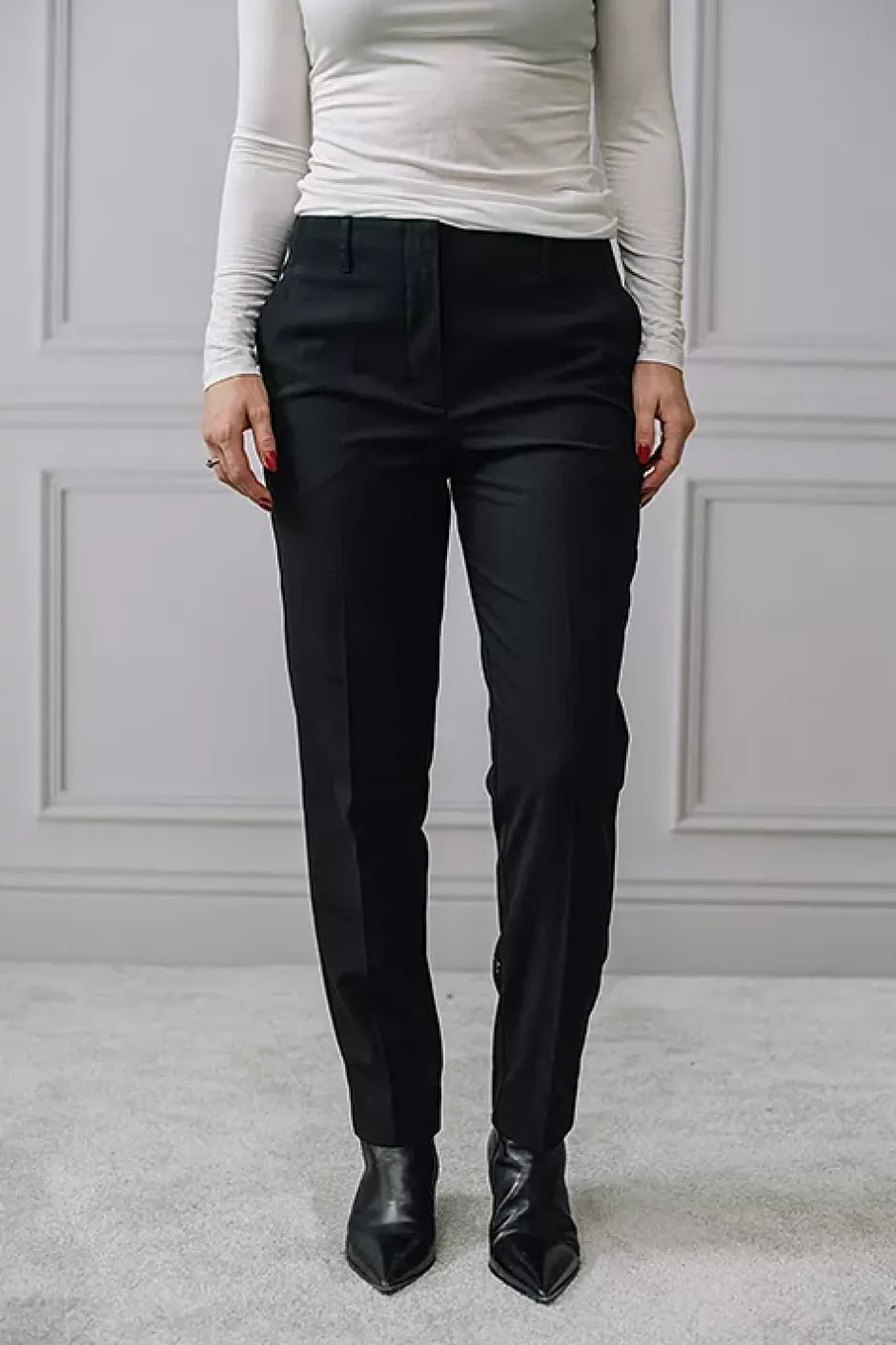 JuliaFV 285 Black^FIVE UNITS Fashion