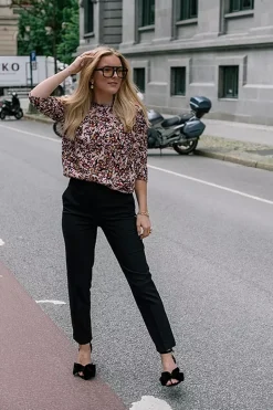 JuliaFV 285 Black^FIVE UNITS Fashion
