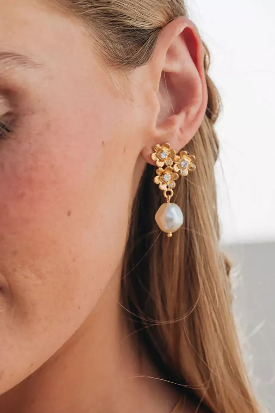 Juni Earrings Gold Pearl/Crystal^CAROLINE SVEDBOM Online