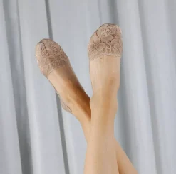 Lacy No Show Socks Cosmetic^OROBLU Fashion