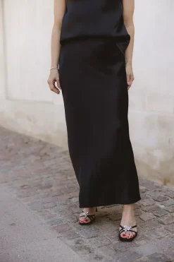 Linea Skirt Black^HIIL STUDIO Clearance