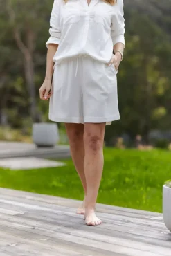 Linn Shorts White^CARMA COLLECTION Hot