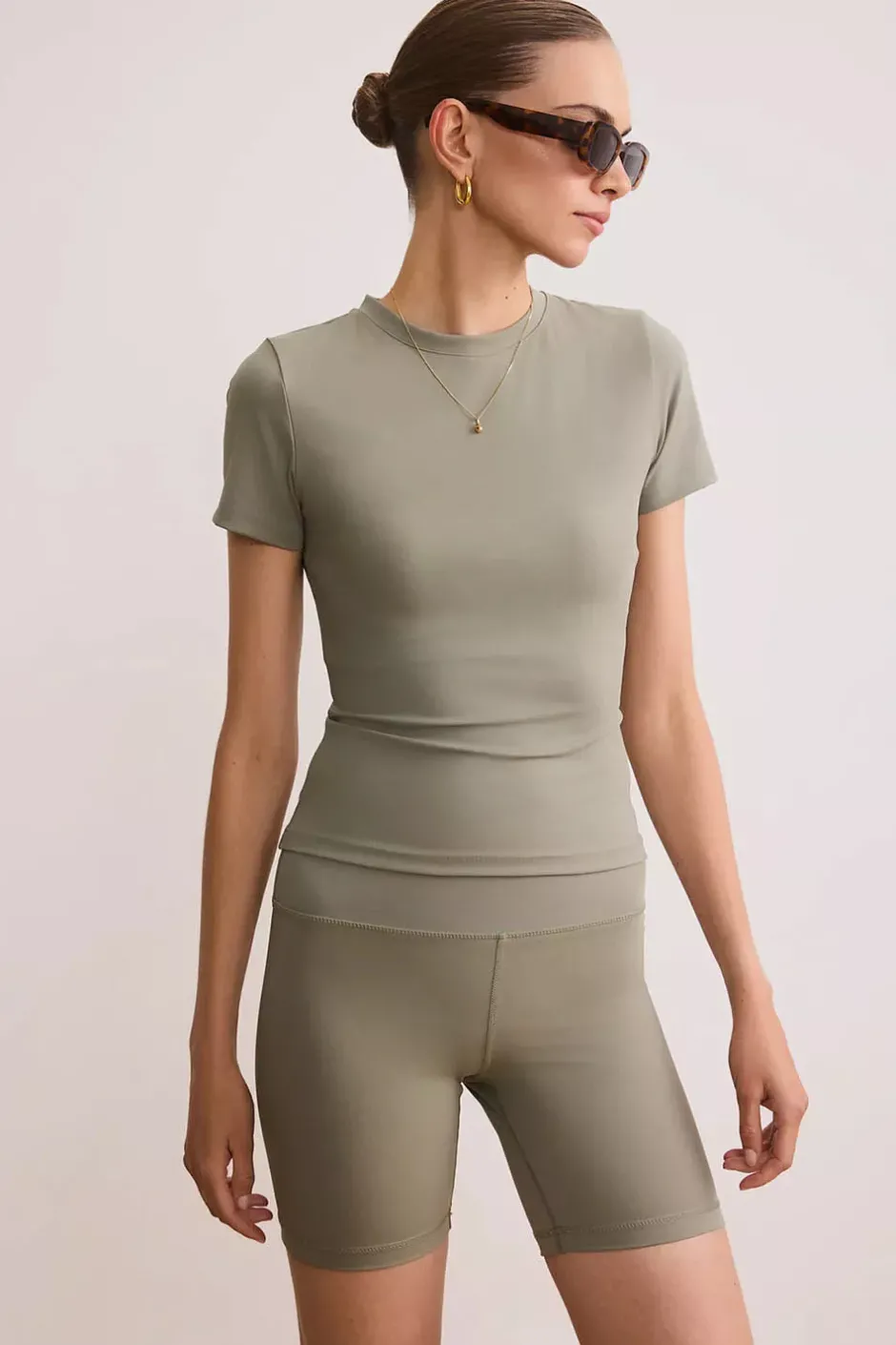 Mila Soft Tee Olive^LUNE ACTIVE Hot
