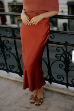 Nilea Satin Midi Skirt Rouge^TWISTu0026TANGO Hot