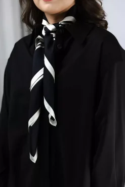 No. 2 Black & Cream^LESCARF Hot