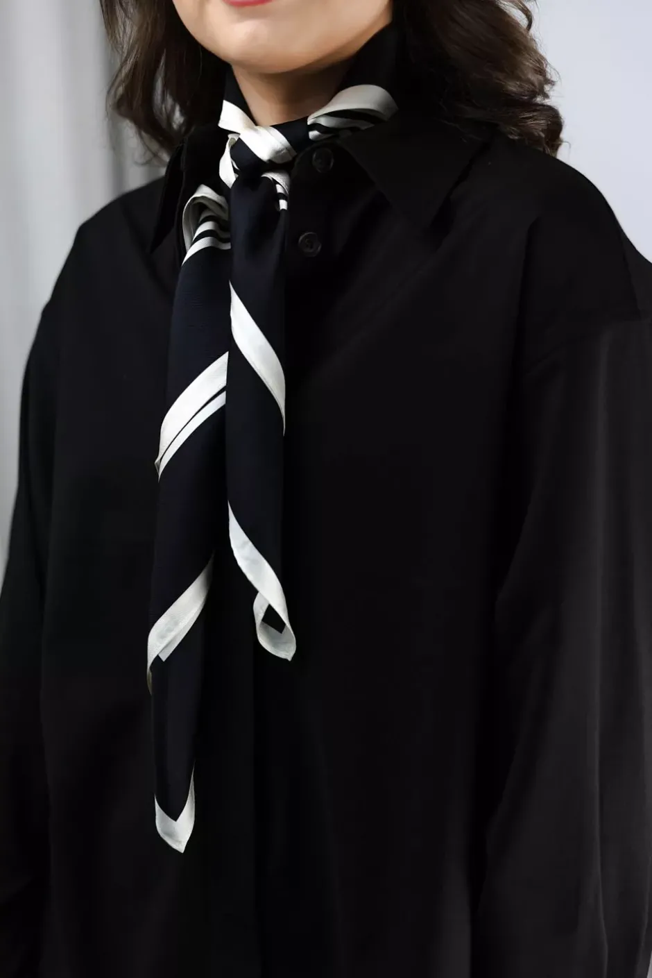 No. 2 Black & Cream^LESCARF Hot