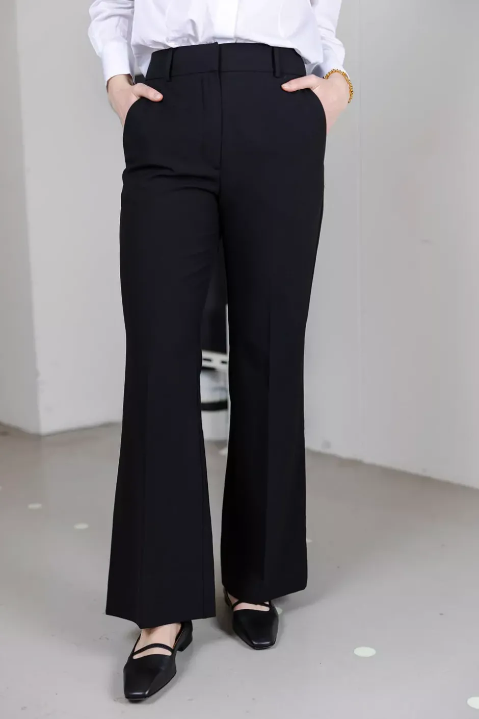 OliviaFV Regular 285 Black^FIVE UNITS Clearance