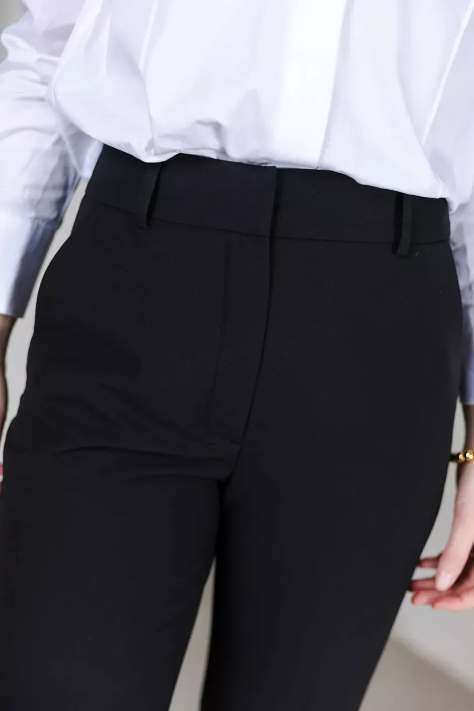 OliviaFV Regular 285 Black^FIVE UNITS Clearance