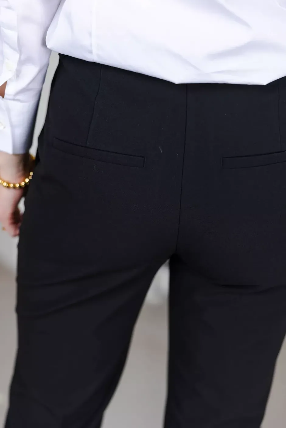 OliviaFV Regular 285 Black^FIVE UNITS Clearance