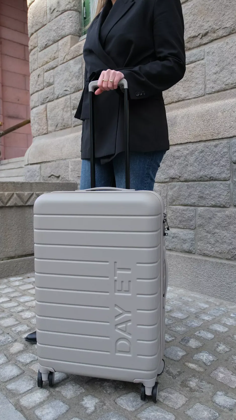 Tonal 24" Suitcase Moon Rock^DAY ET Online