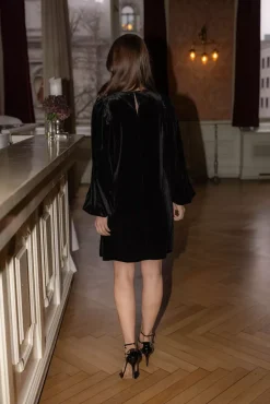 Valeria Velvet Dress Black^ARNIE SAYS Fashion